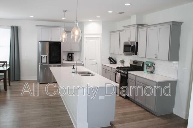 Building Photo - 446 Foxtail Wy