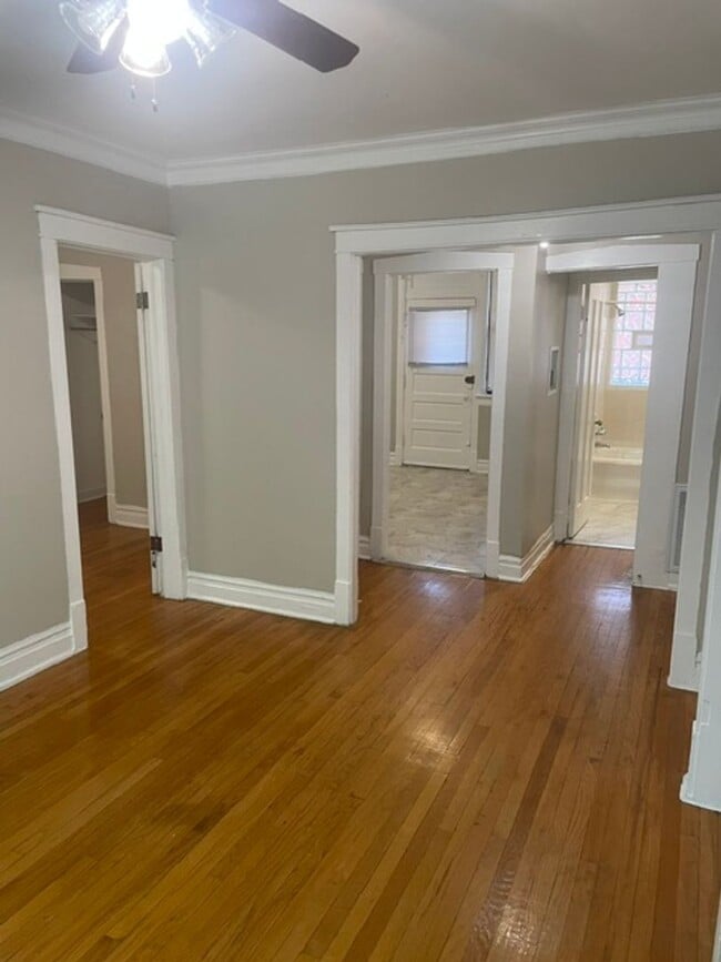 Building Photo - 1358 W Rosedale Ave