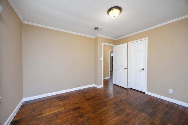 Building Photo - 304 Harris Blvd