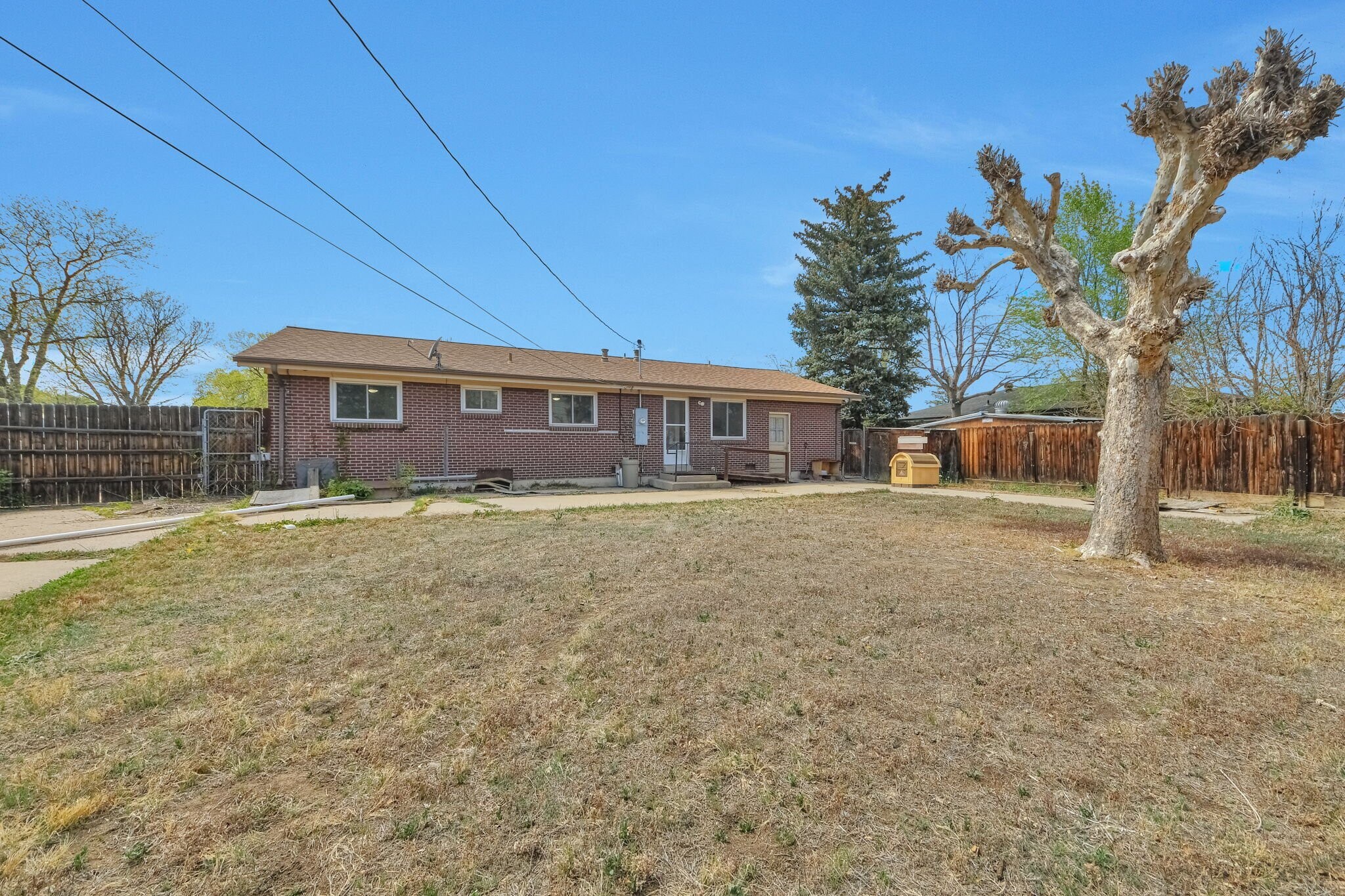 Building Photo - 5718 Iris St