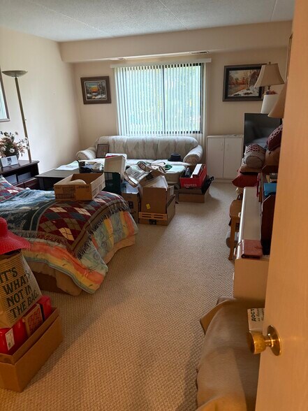 Building Photo - 475 Plum Creek Dr