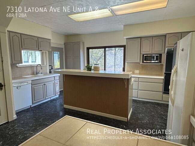 Building Photo - 7310 Latona Ave NE