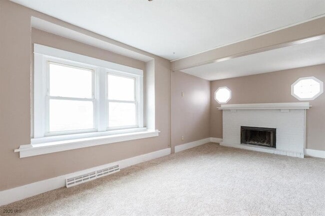 Building Photo - 709 Pleasant View Dr