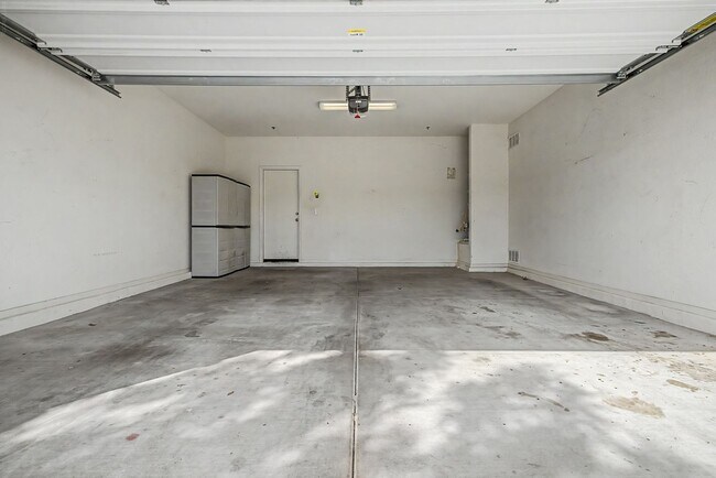 Building Photo - 21248 W Palm Ln
