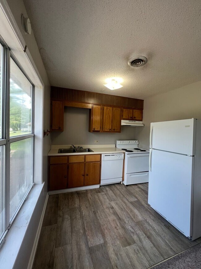 Building Photo - 208 Ivie Ln