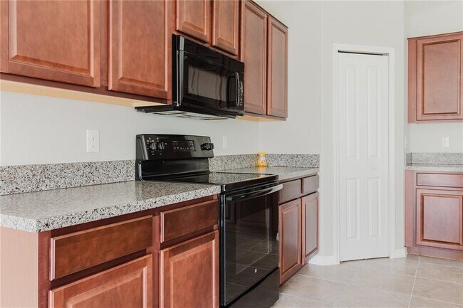 Building Photo - 304 Cascade Bend Dr