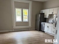 Building Photo - 500 S Douglas Ave