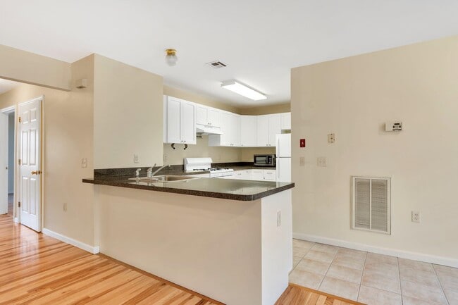 Building Photo - 527 M.L.K. Drive