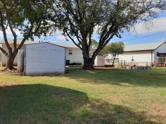 Building Photo - 1214 Glidewell Ave