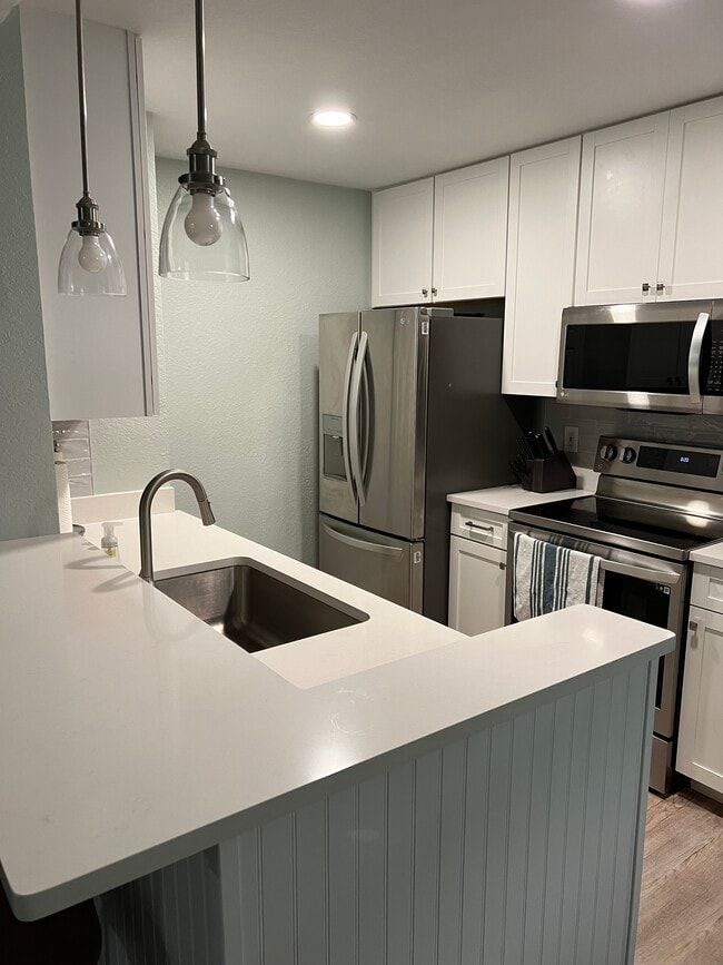 Building Photo - 8821 Manor Loop