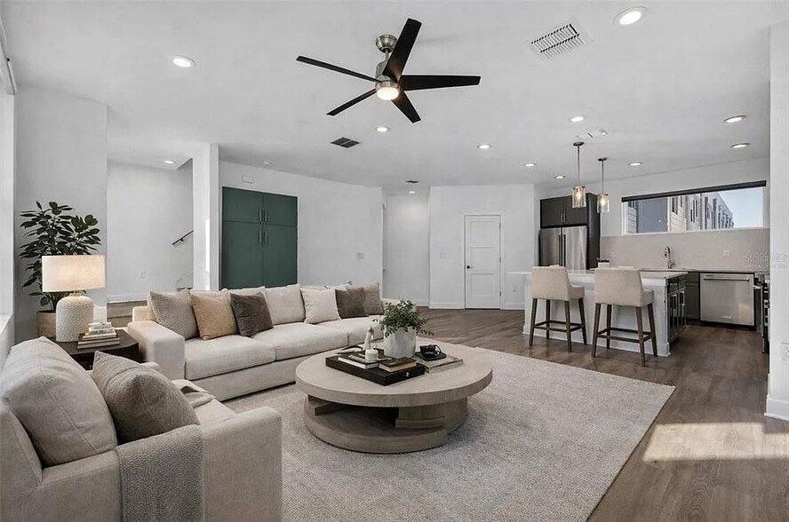 Building Photo - 104 26th St N