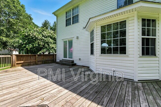 Building Photo - 6811 Dickens Ct E