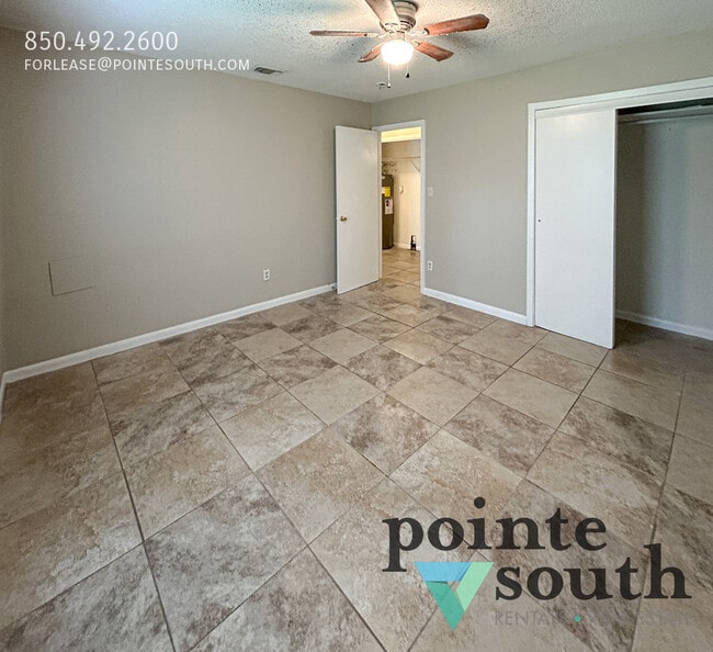Building Photo - 6410 Schoel Ln