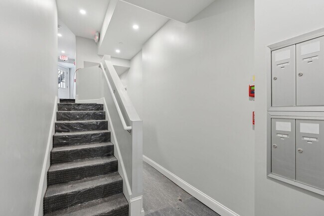 Building Photo - "610" on Congress St: New Studio Apt. 1BA $1400.00 Heat & H20 included