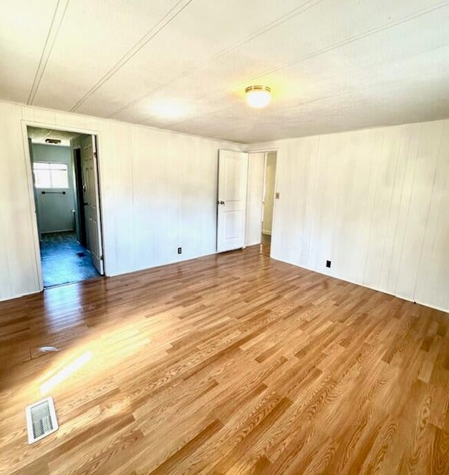 Building Photo - 62 Erickson Ave