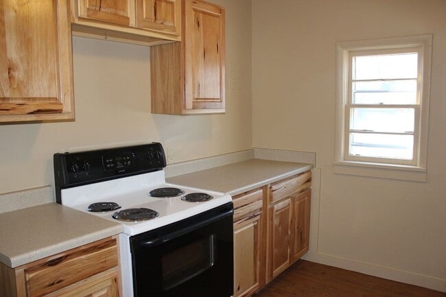 Building Photo - 110 1/2 S F, Livingston MT