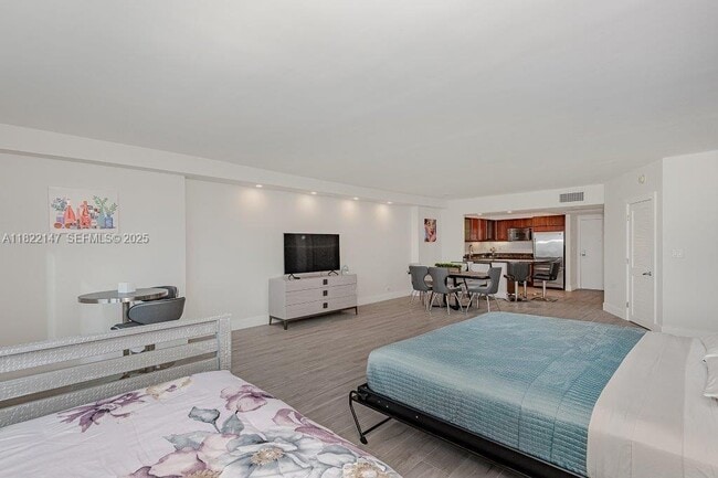 Building Photo - 2301 Collins Ave