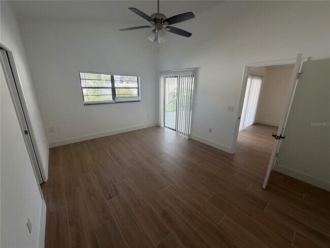 Building Photo - 4352 Sandhurst Dr