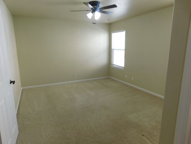 Building Photo - Ranch in Fruita