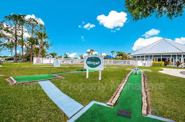 Building Photo - 201 Country Ln