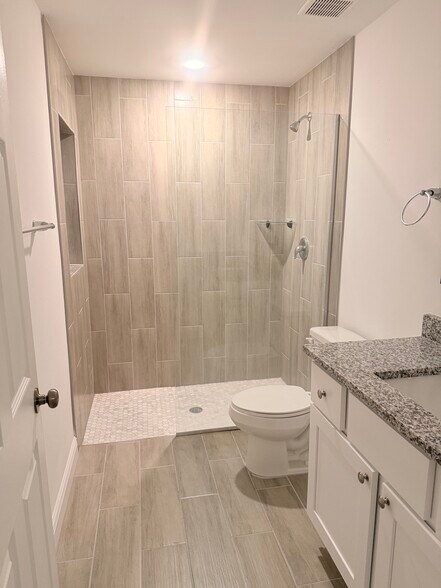 Building Photo - 2156 Edison Ave