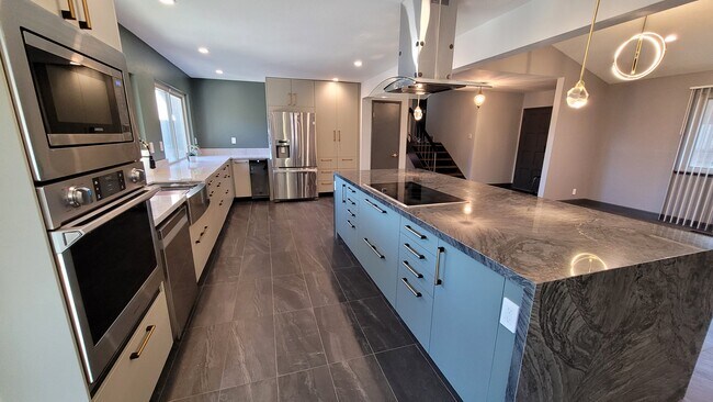 Building Photo - 108 Lexington Dr