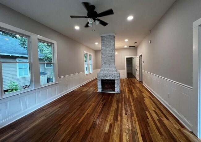 Building Photo - 209 S Fulton St