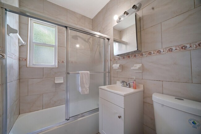 Building Photo - 1030 NW 144th St