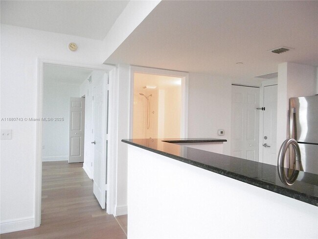 Building Photo - 3000 Coral Wy