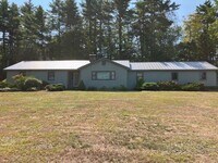 Building Photo - 26 Emily Ln