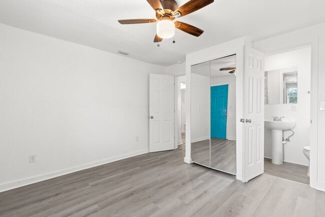 Building Photo - 1050 19th St S