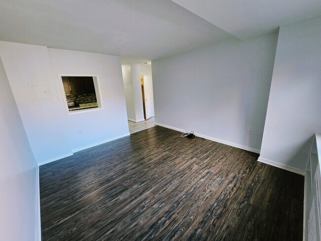 Living Room - 1021 Arlington Blvd