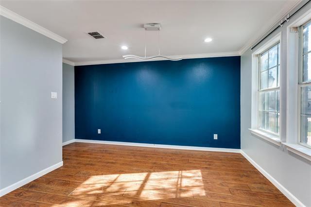 Building Photo - 320 S Mesa Verde Way