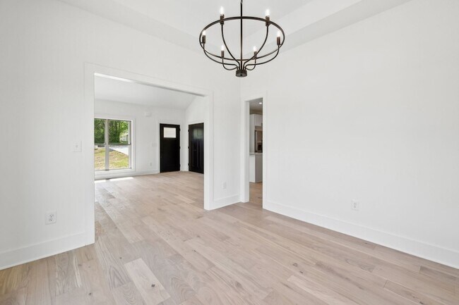 Building Photo - 827 Oconnor St