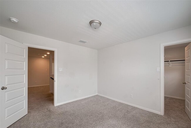 Building Photo - 27846 Western Crk Ct