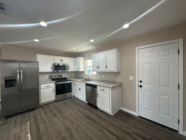 Building Photo - 3 Bed 2 Bath Brick Home - New Construction - Available NOW