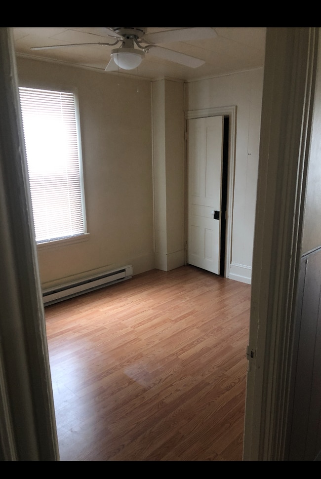 Building Photo - 1 bedroom 1 bathroom