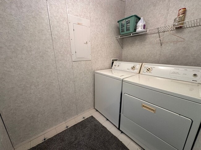 Building Photo - Location! Location! Location!