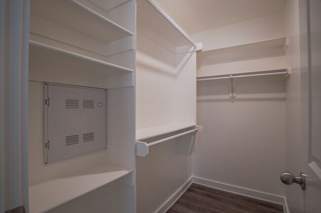 Building Photo - New 1 Bed 1 Bath Home!!