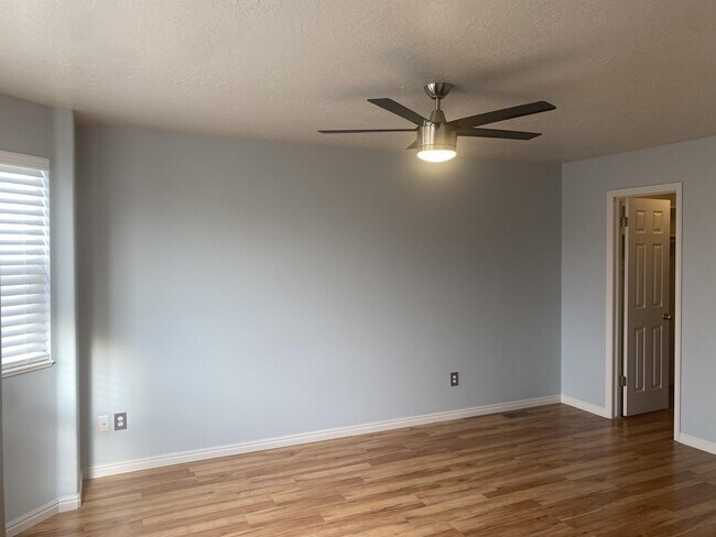 Building Photo - 259 W 1825 N