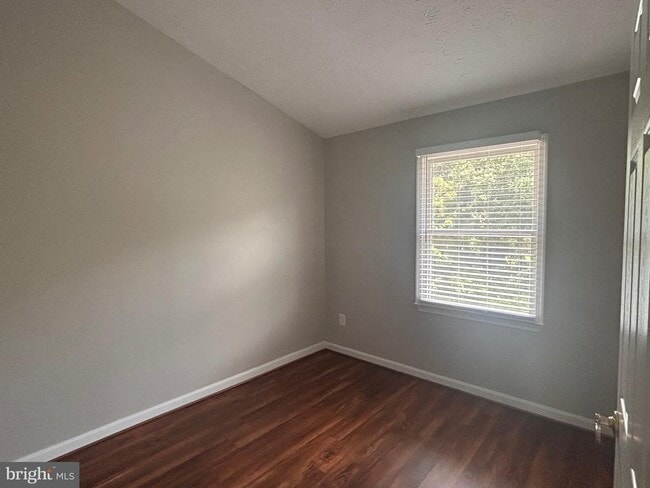 Building Photo - 1635 Elkwood Ct