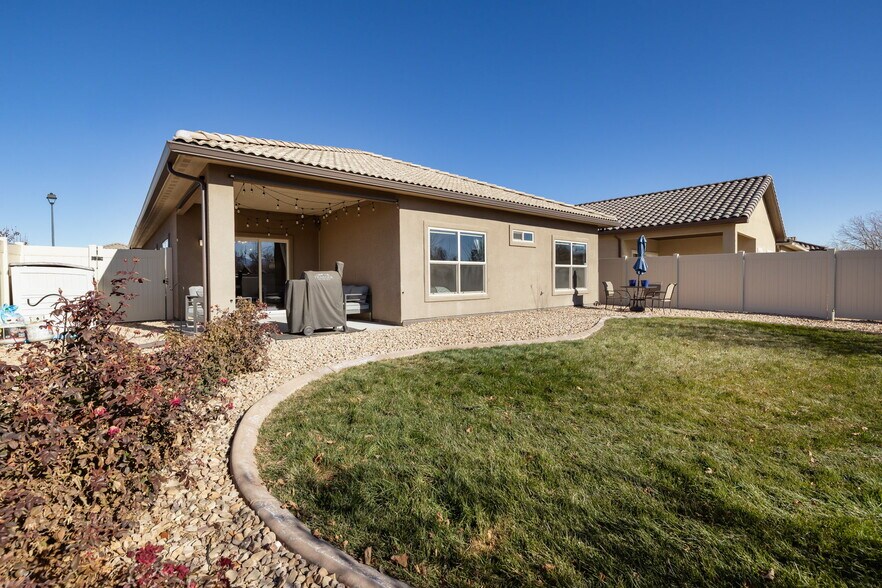 Building Photo - 2833 Kelso Mesa Dr