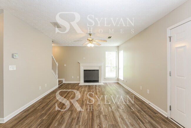 Building Photo - At Last, This Is What You Have Been Searching For!