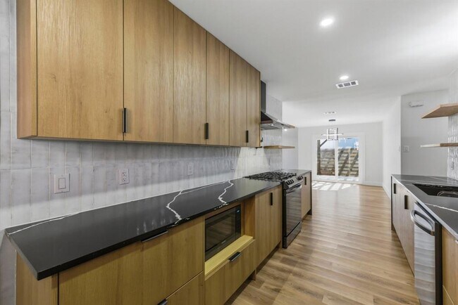 Building Photo - 3817 Leafield Dr