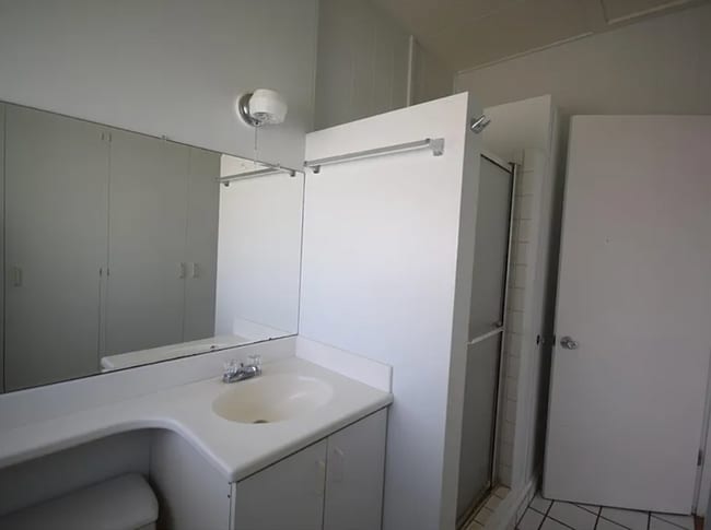 Building Photo - Three bedroom, Two Bath Single Family Home in the Kuliouou-Kalani Iki Neighborhood!