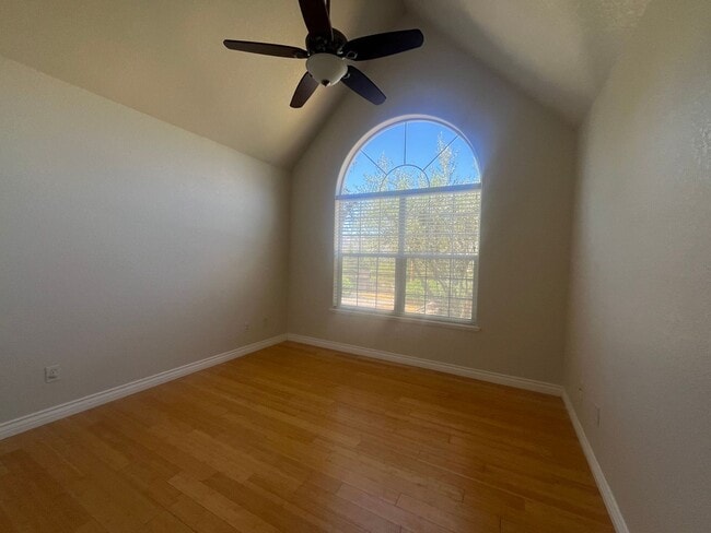 Building Photo - 3 Bed 2 Bath House in Bear Valley Springs!