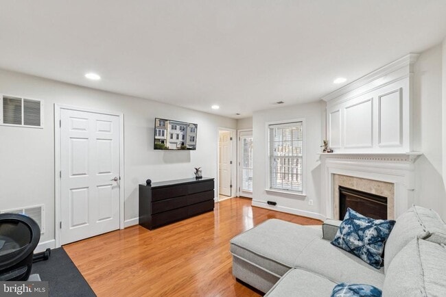 Building Photo - 2205 Greywing St