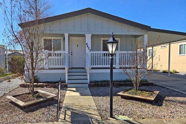 Building Photo - 4823 Pecan Dr
