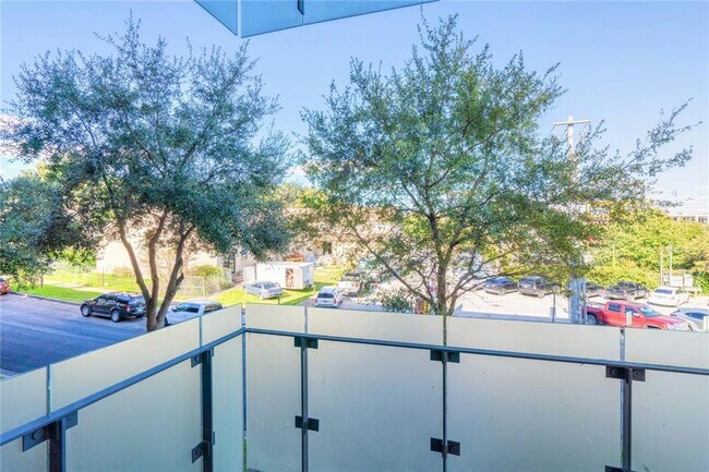 Building Photo - 1401 Eva St