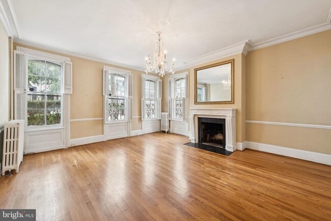 Building Photo - 1225 30th St NW